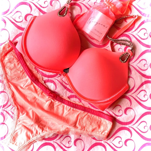 Victoria's Secret Other - Victoria’s Secret Gorgeous Push-up Bra 32B w strap